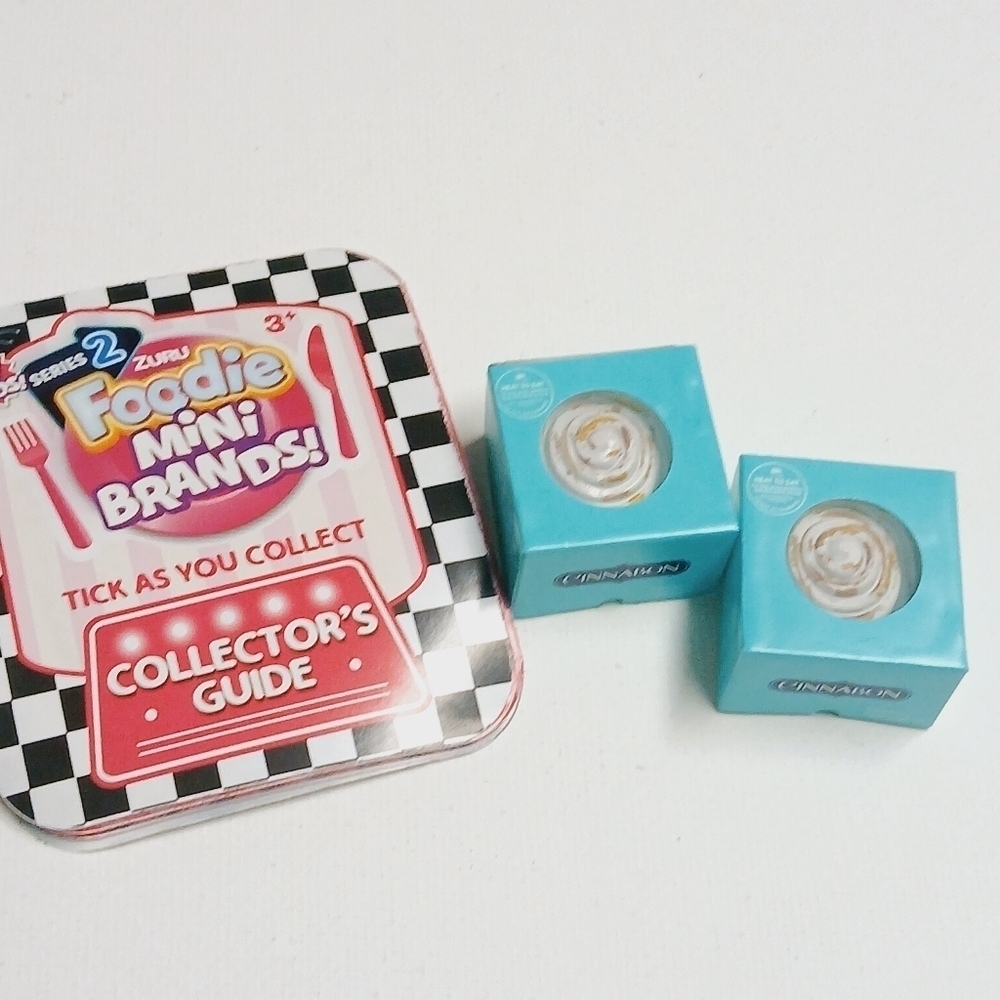 Zuru Mini Brands Foodie Series 2 Cinnabon Classic Cinnamon Rolls